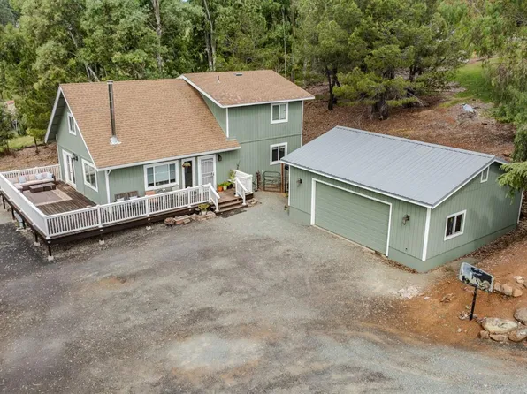 7067 Cane Ln, Valley Springs, CA 95252