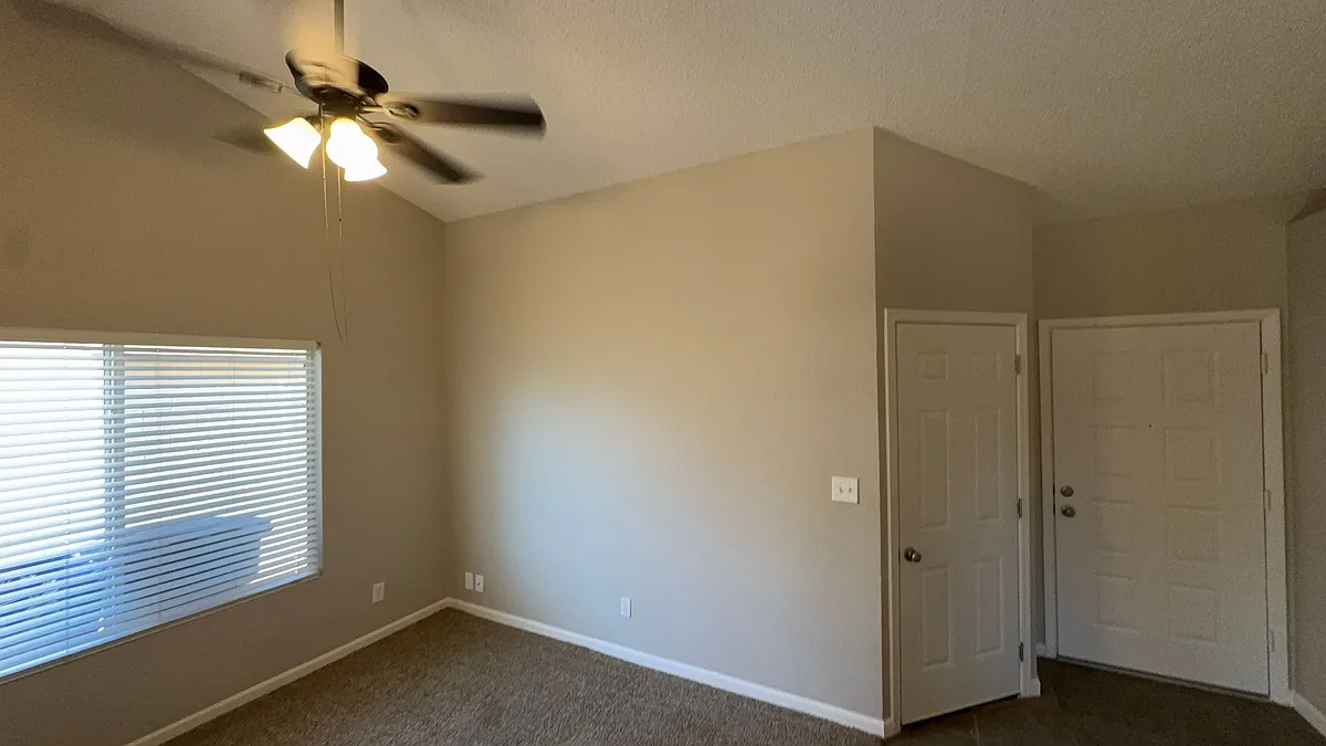 Building Photo - 2913 E Impala Ave