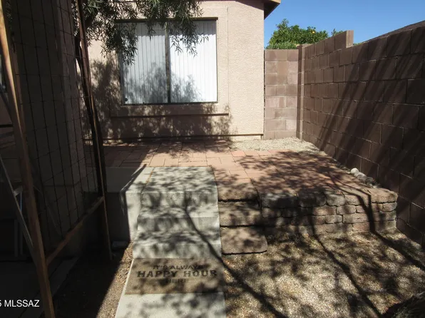 2451 N Palo Hacha Dr, Tucson, AZ 85745