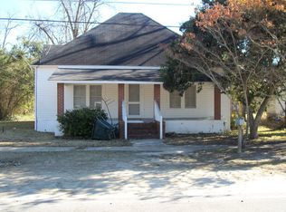 36 Pine St, Hazlehurst, GA 31539