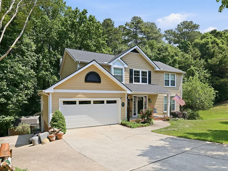 106 Dilworth Ct — Photo 3