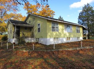 81672 42nd St, Decatur, MI 49045