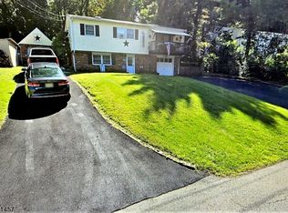 47 Summit Rd, Hamburg, NJ 07419