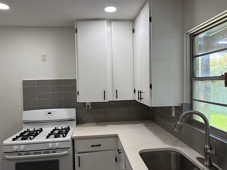 5422 Timber Creek Dr — Photo 7