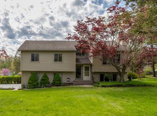 11926 Neil St, Pinckney, MI 48169