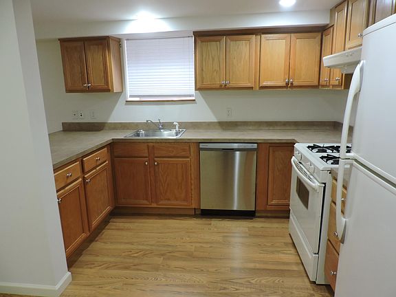 2nd image of 42 Hamilton Pl #12