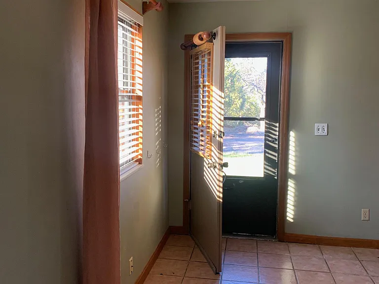 4675 Booth Rd #B — Photo 7