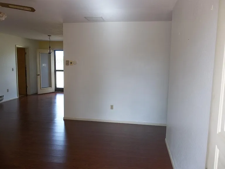 4924 N Spring Dr — Photo 8