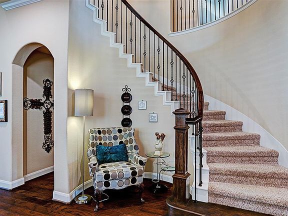 5th image of 2305 Shallow Creek Ln