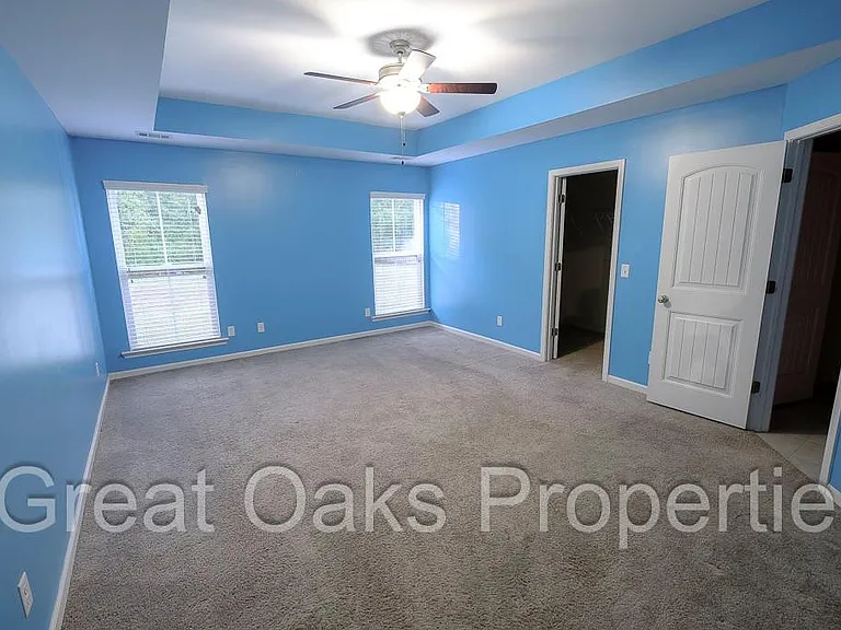108 Wellington Cir — Photo 5