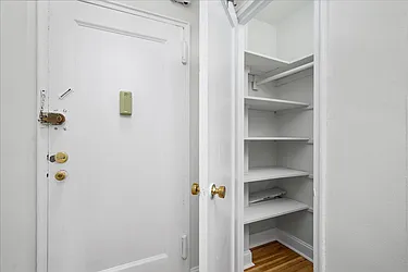 Rented by BREU CHURCHILL
