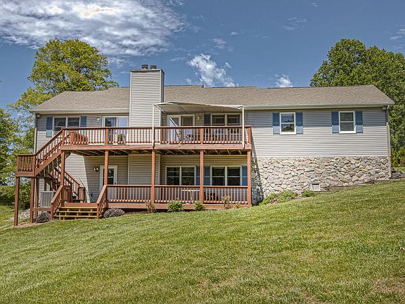 2nd image of 106 Gross Point Dr