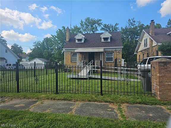 2nd image of 462 Ferndale Ave