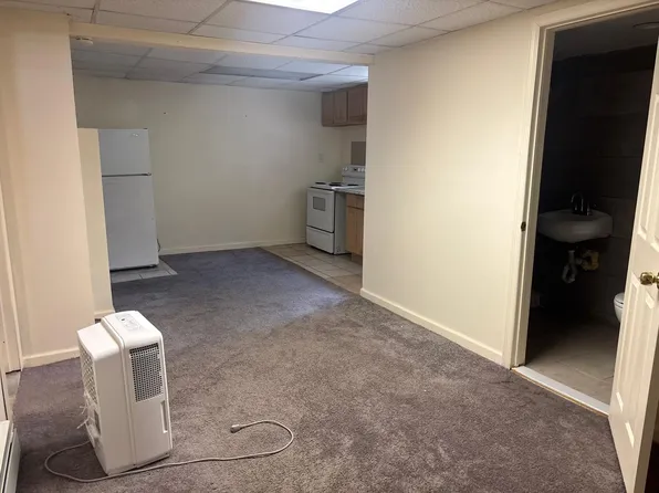 (undisclosed Address), West Islip, NY 11795