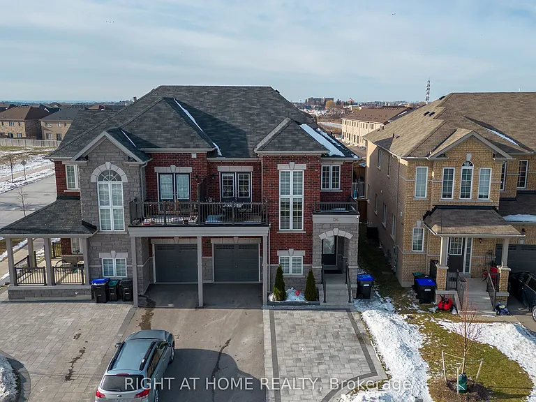126 Blackwell Cres — Photo 2