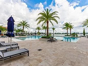 3 bed, 2.5 bath, $6,300 — Photo 2