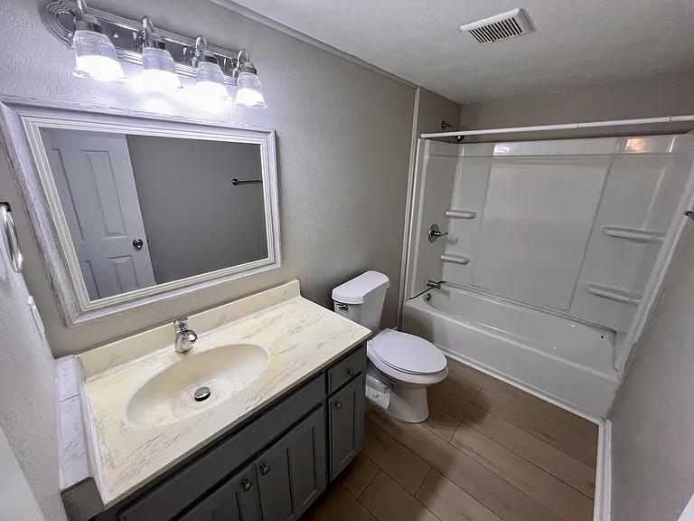 5638 Curzon Ave — Photo 28