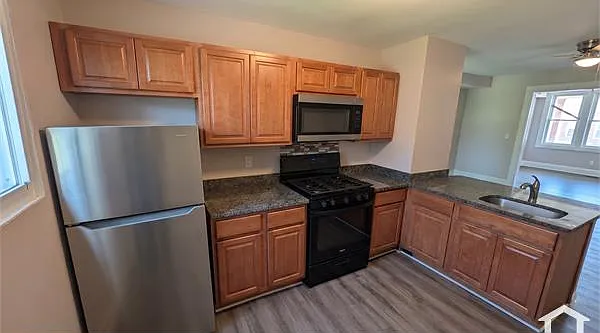 4 bed, 1164 sqft, $2,995 — Photo 3
