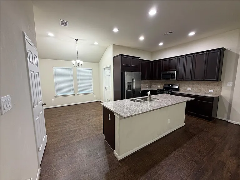 8630 Brookdale Park Ln — Photo 3