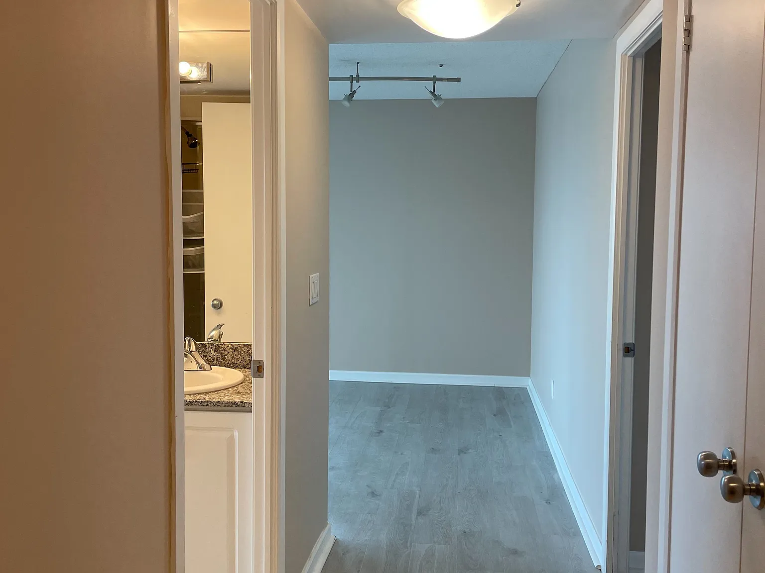 2 bed, $3,900 — Photo 4