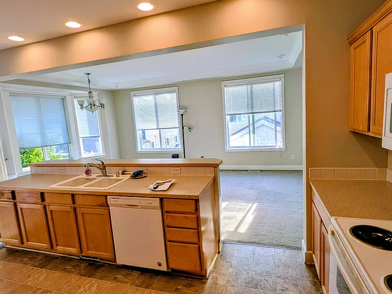 1434 Cherry Ave — Photo 6