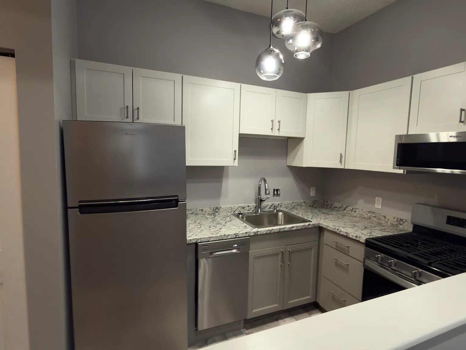 1326 Sheffield St — Photo 3