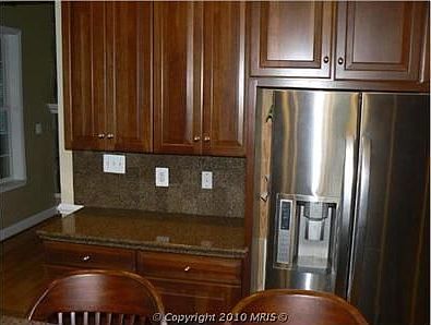 5th image of 96 Rose Hill Dr