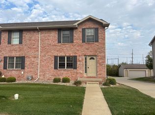 1924 Glenbridge Rd, Bloomington, IL 61704