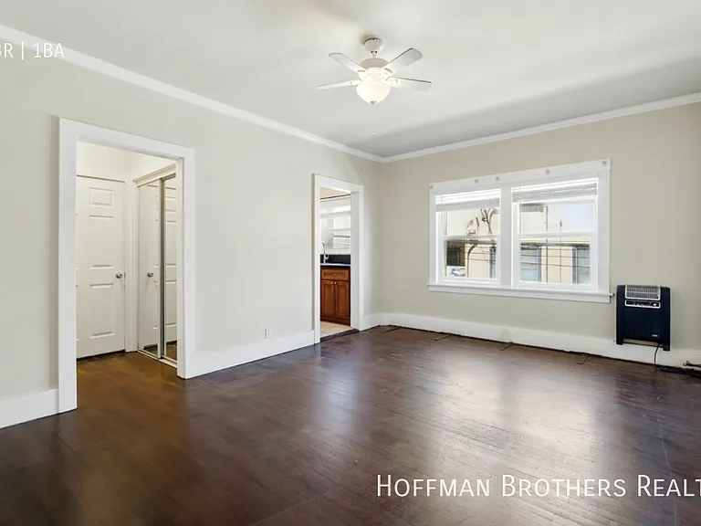 323 W 4th St #203 — Photo 1
