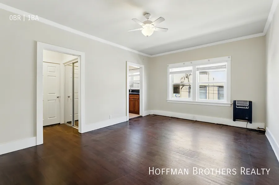 323 W 4th St #203