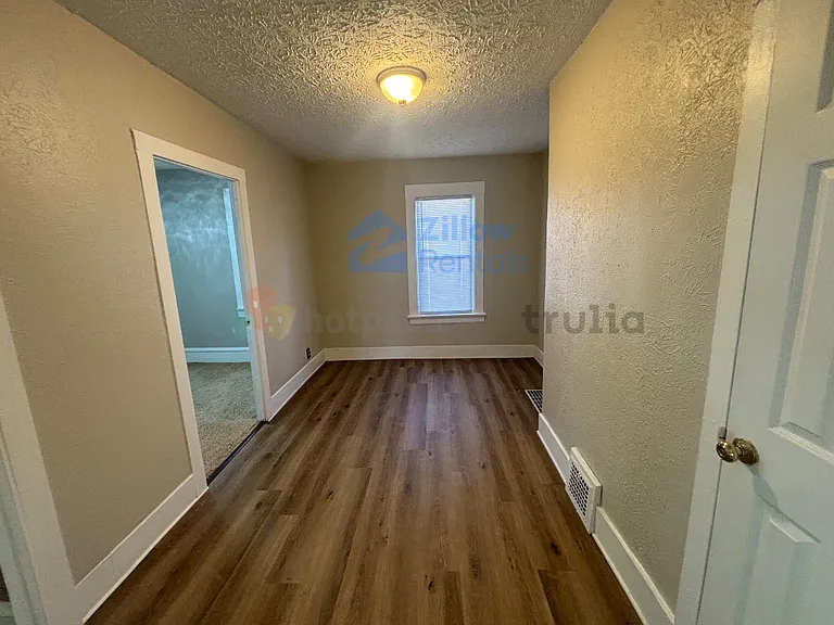 733 Montana Ave — Photo 7