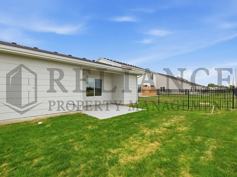 150 N Gowen St — Photo 11