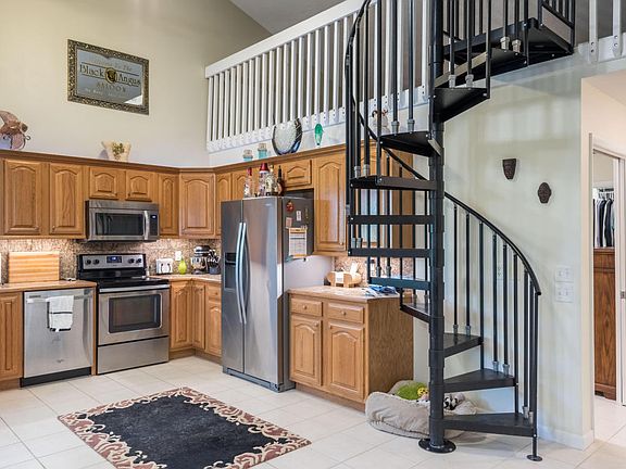 4th image of 827 Caribbean Dr E