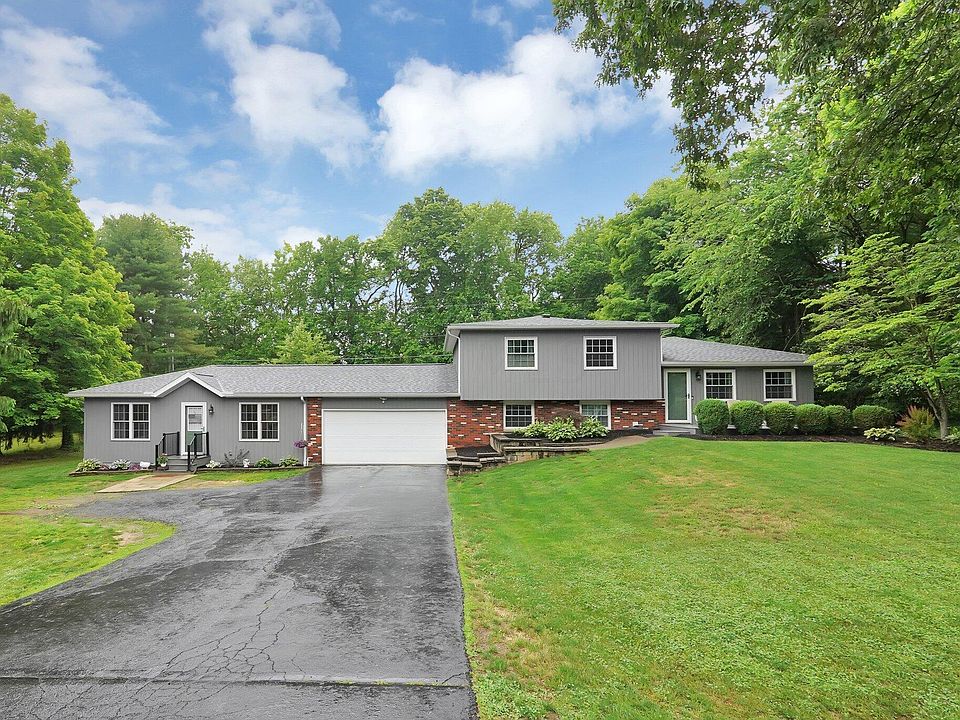 1st image of 394 Knoll Dr