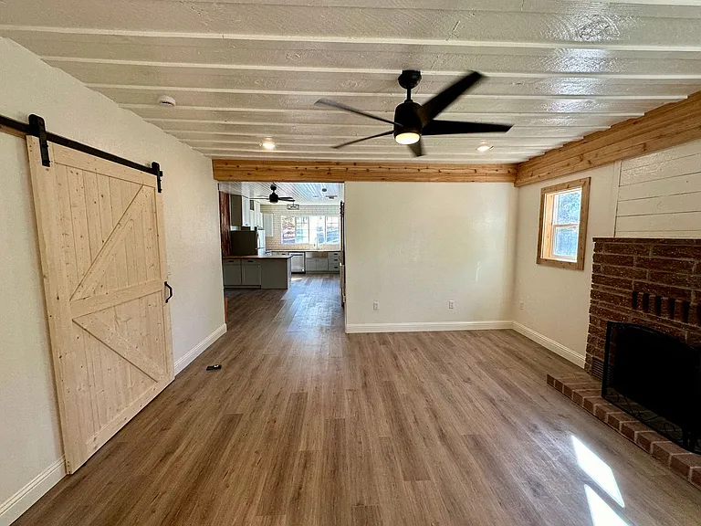 11292 Old Pond Ln — Photo 10