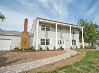 1 Browning Pl, Manalapan, NJ 07726