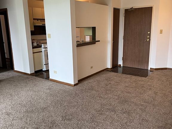 3rd image of 75 Kristin Cir Unit 302