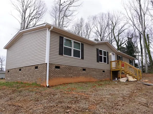 380 Avenue J, Lexington, NC 27292