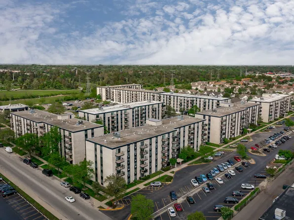 9128 Terrace Dr #2K, Niles, IL 60714