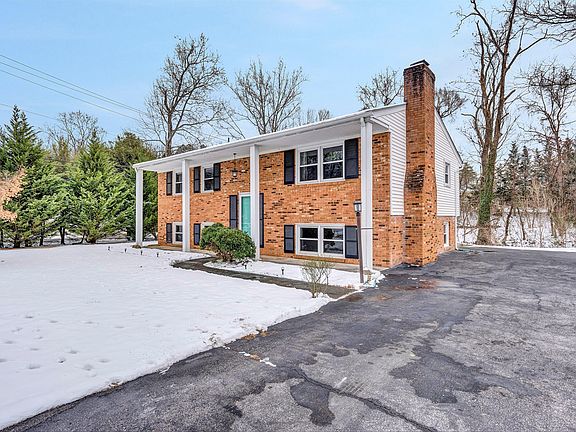 2nd image of 3428 S Park Cir