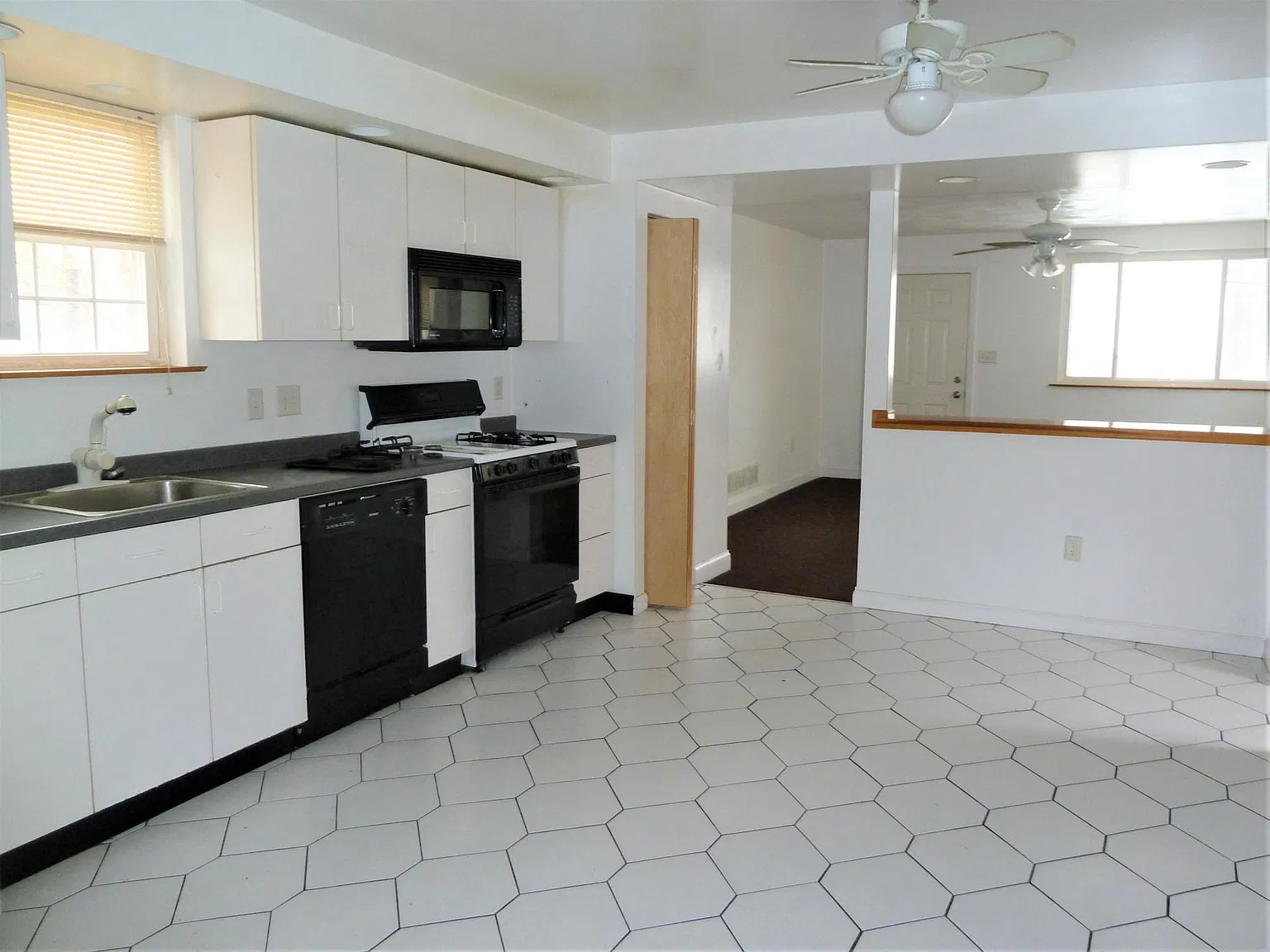 130 Virginia Avenue — Photo 2