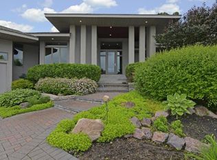 567 Theis Dr, Shakopee, MN 55379