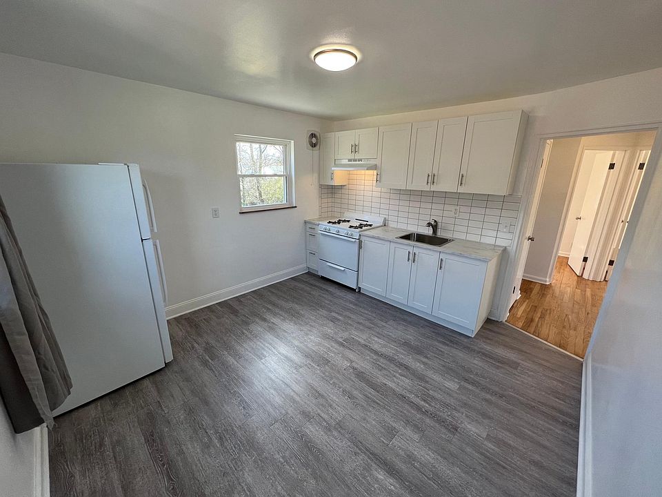 1st image of 5810 Elsie Ave APT 2