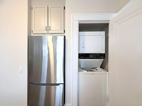 5th image of 47 Superior St