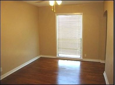 3rd image of 525 Hill St