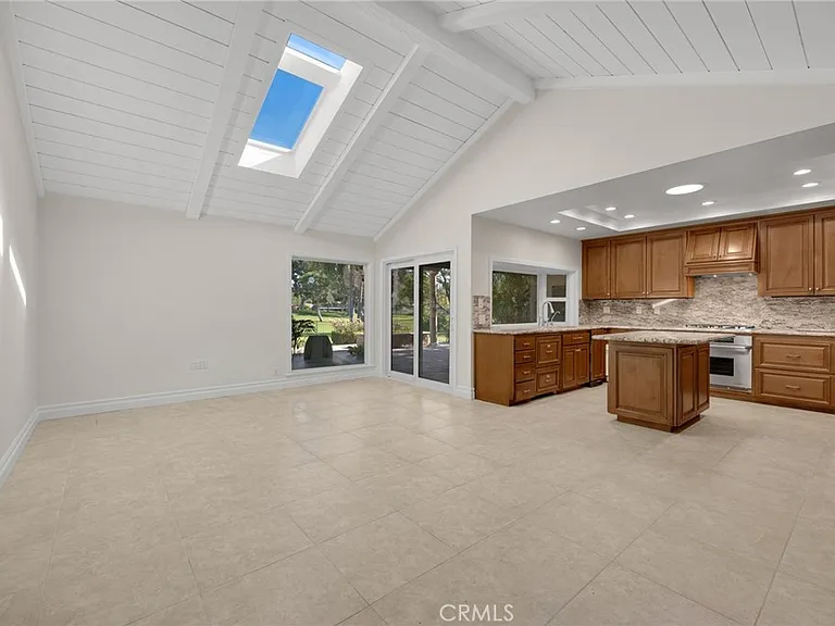 6042 Foxfield Ln — Photo 25