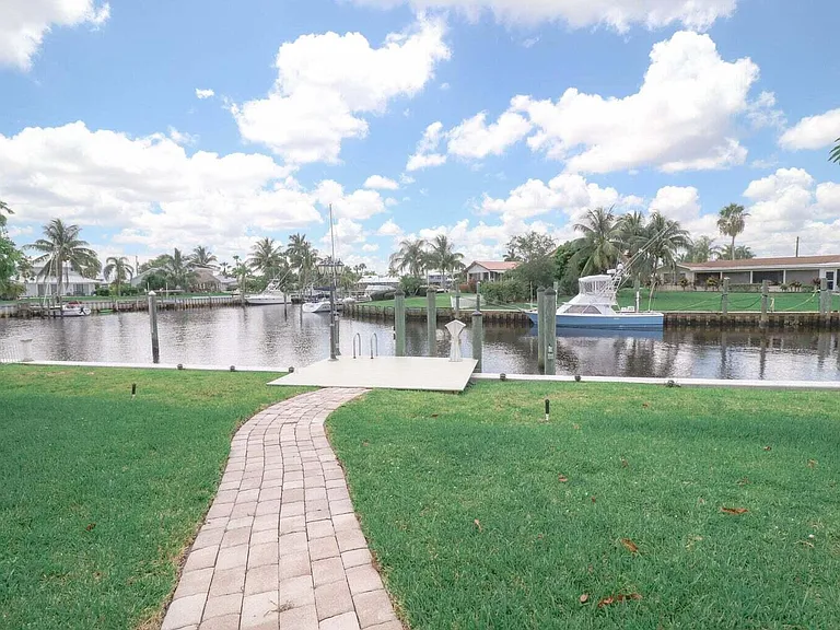 1694 SW Boatswain Pl — Photo 29