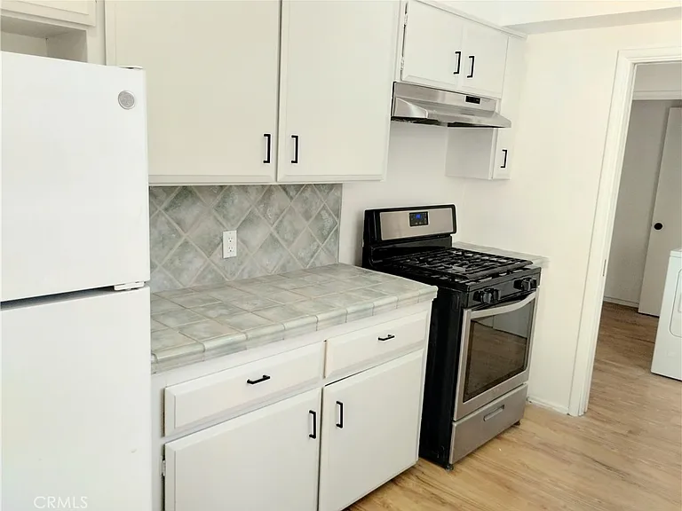 374 Grand Ave — Photo 12