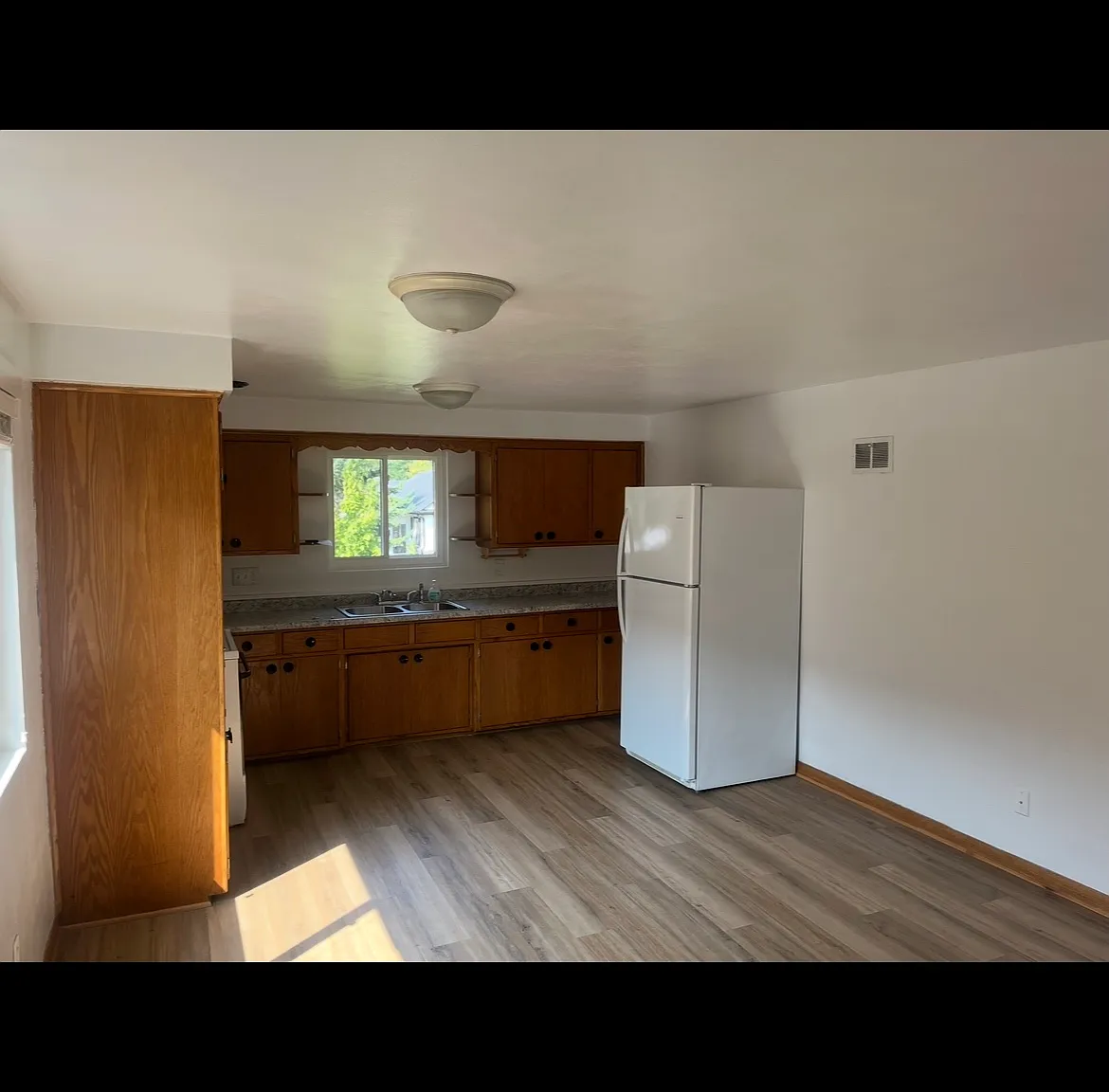 3 bed, 1175 sqft, $1,400 — Photo 1