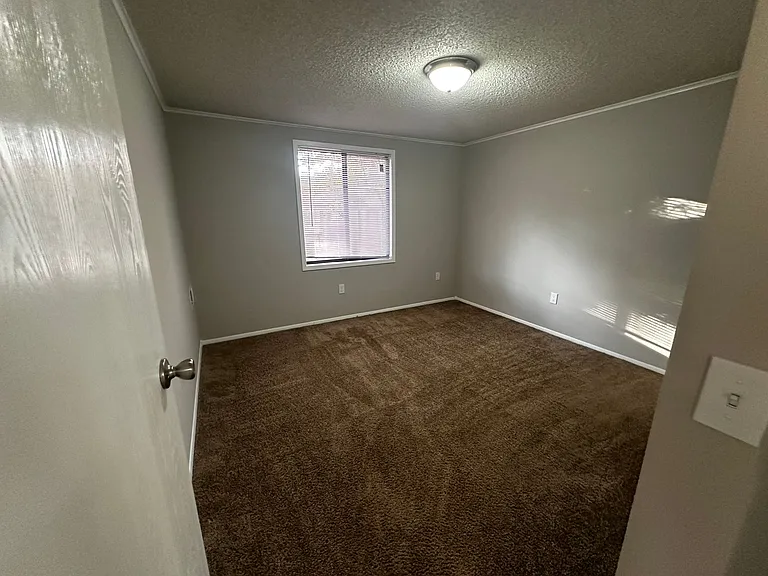 Poplar Ridge Apartments — Photo 58